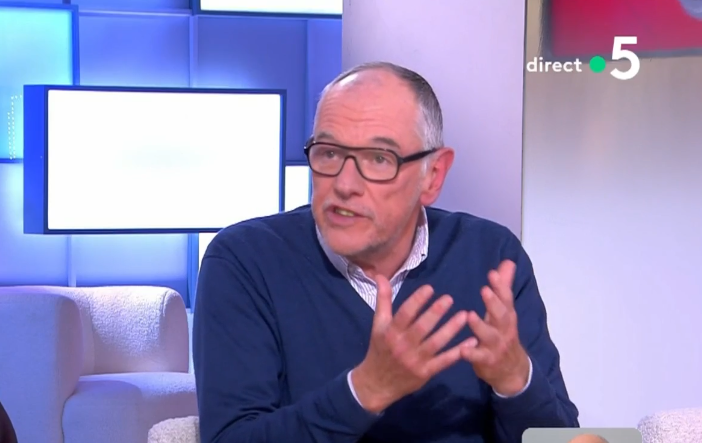 L’émission C à vous « trouve l’espéranto formidable »